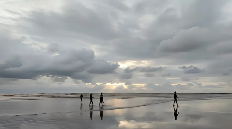 awaas beach near villa